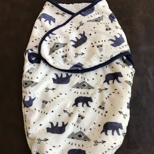 Modern Baby Swaddle. 100% Polyester